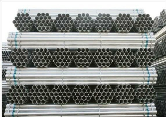 溶接された鋼鉄GIの管は10 - 80のmmの上塗を施してある表面に外の直径電流を通した
