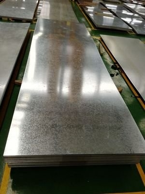 PPGIは冷間圧延される/浸る熱い上塗を施してあるGIの鋼鉄材料のコイルを亜鉛でメッキする